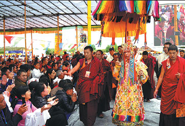 Panchen Lama's teaching praised at Tibet ritual