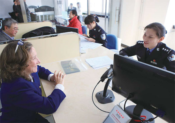 Smoother green card path for foreigners tested in Beijing