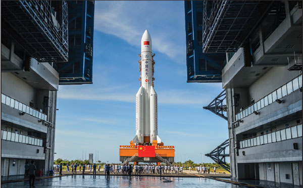Heavy-lift rocket moved to launchpad for second mission