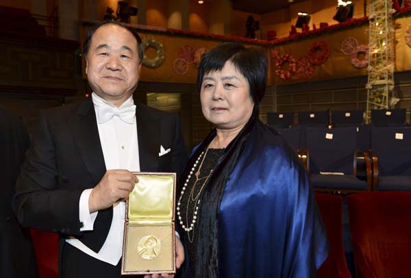 Mo Yan receives Nobel Prize