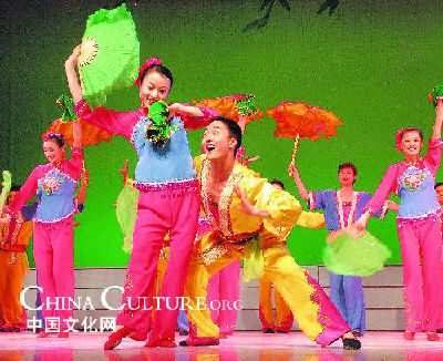 Flower Drum Lantern, the ballet of the East