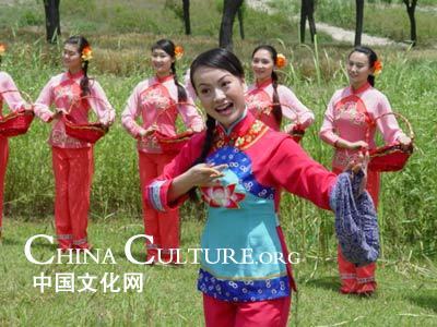 Flower Drum Lantern, the ballet of the East