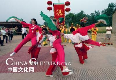 Flower Drum Lantern, the ballet of the East