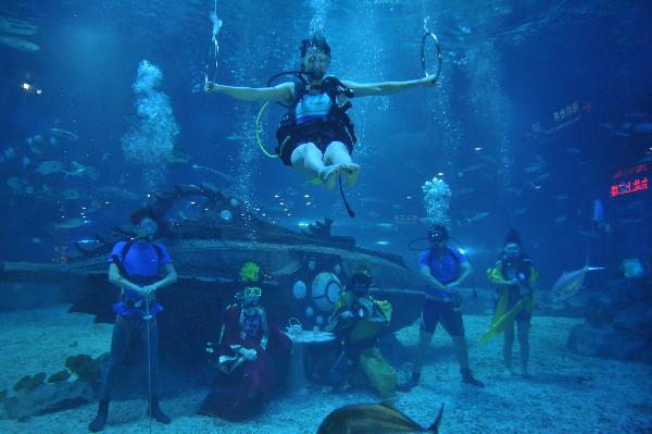 Play under the water in Tianjin