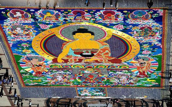 Giant tangka on display in Qinghai Tibetan Culture Museum