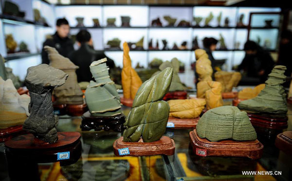 Artworks made of Songhua stones displayed in NE China