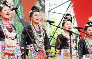4th Int'l Cultural Festival held UIBE in Beijing