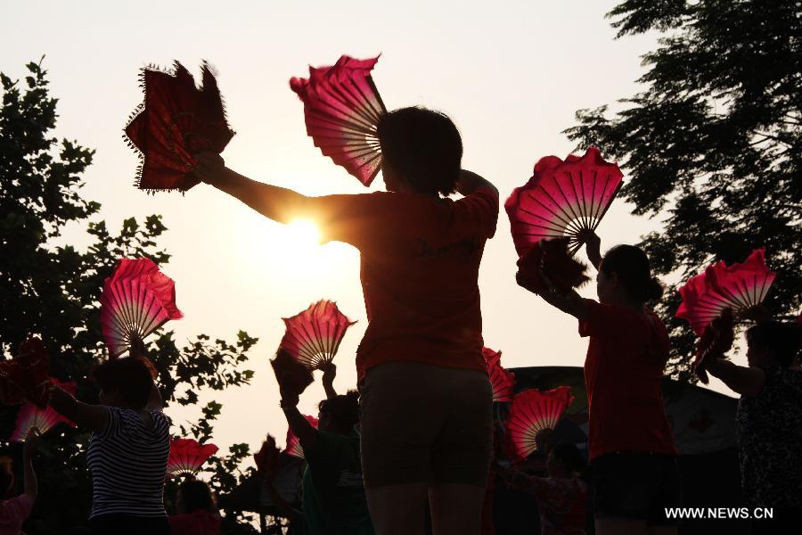 Fitness dance enthusiasts participate for National Fitness Day