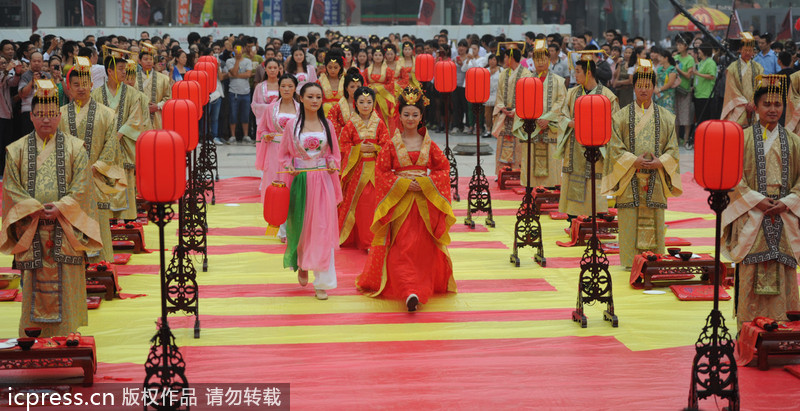 Traditional Hanfu wedding ceremony