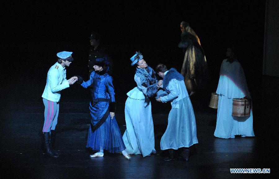 Russian ballet dancers perform Anna Karenina in Tianjin