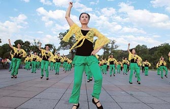 Chongqing takes spin at silent square dancing