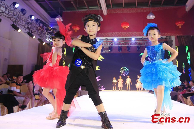 Children model contest held in Beijing