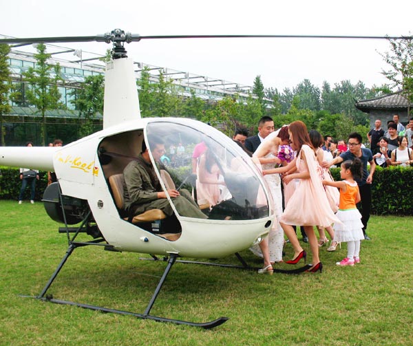 Homemade helicopter helps wedding take off