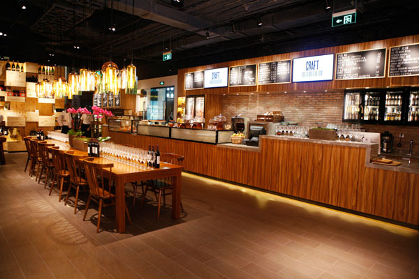 Crowne Plaza Lido opens self-service café