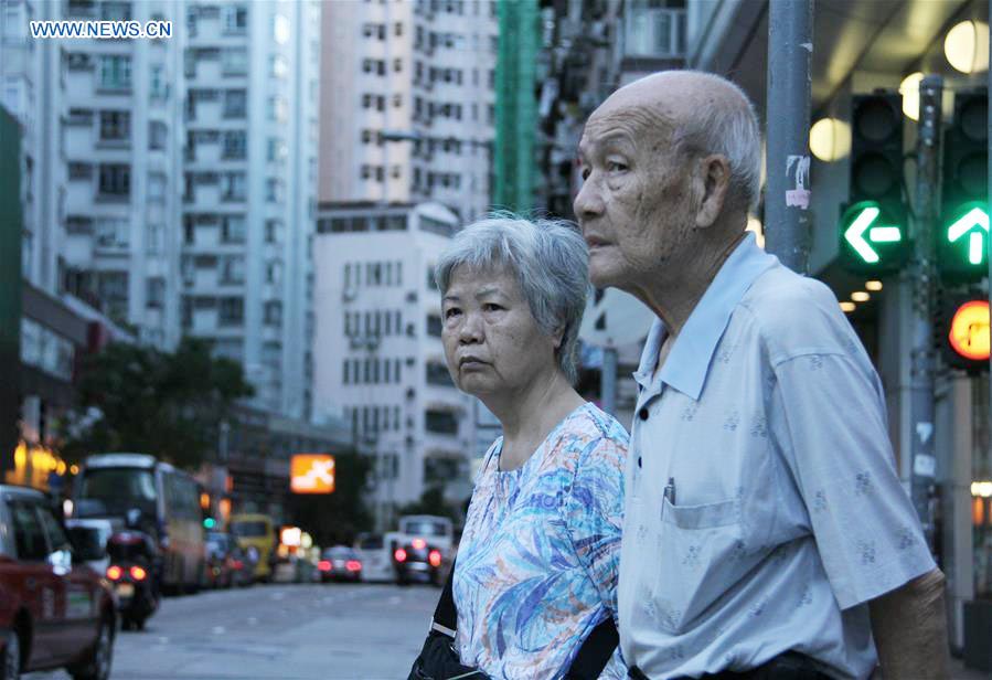 People in Hong Kong enjoy world's longest life expectancy