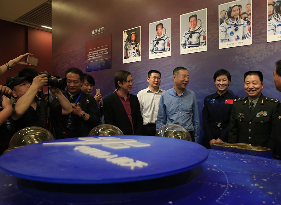 Exhibition showcases China's achievements in space