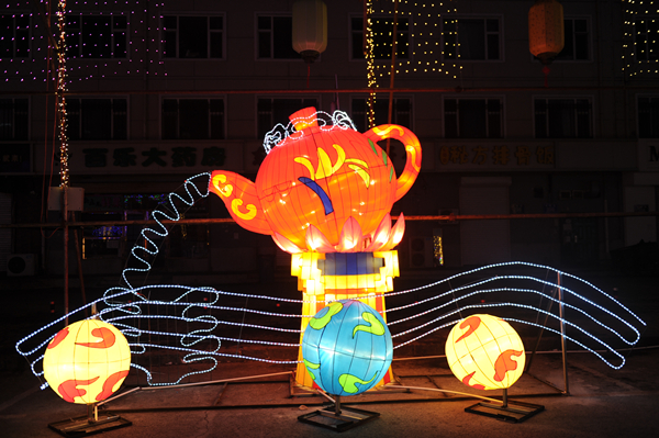 Traditional-modern lantern shows to welcome Spring Festival