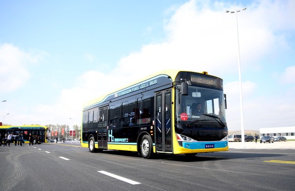 Jilin’s first hydrogen cell bus rolls off production line