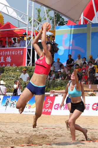 Women's Beach Handball Open kicks off in Lu'an