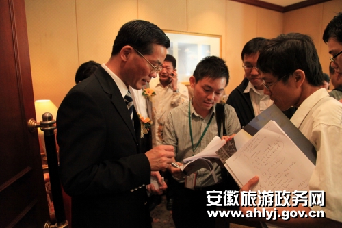 Anhui seeks ties with Singapore and Malaysia