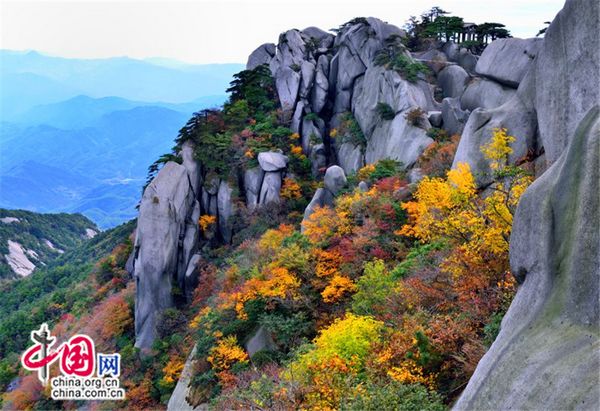 Colorful autumn scenery of Tianzhu Mountain