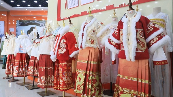 1706177469450062121.jpg b.jpg