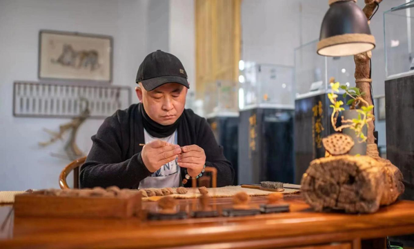 1716548093975072206.png 核雕2.png