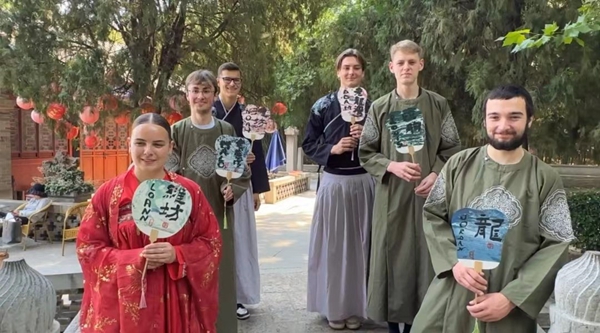 衣春颖   王乐恬-1_副本.jpg