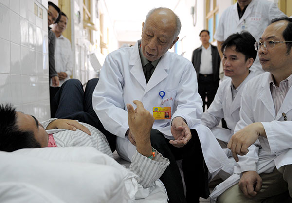Surgical pioneer mentored young doctors