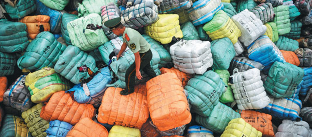 China intensifies crackdown on trash smuggling