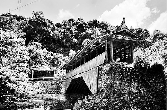 “五一”小长假　畅游北峰皇帝洞