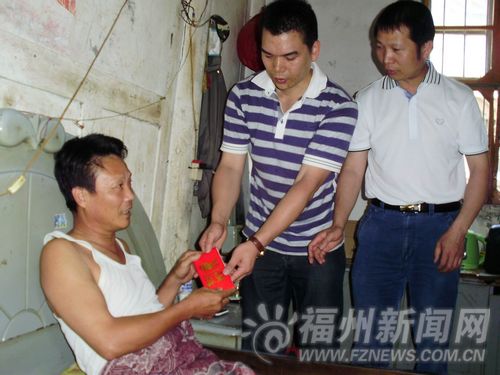 11岁坚强男孩撑起一个家续　各界爱心人士伸援手