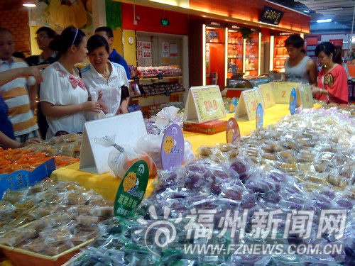 榕城月饼提前上市　价格比往年普涨5%到10%