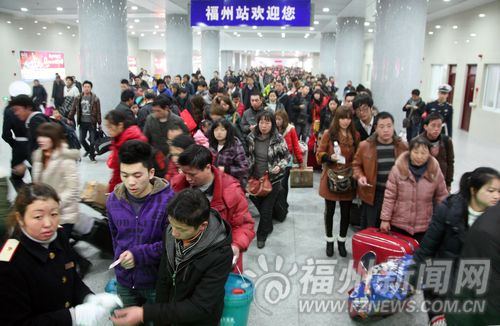 榕迎来节后客流高峰　南铁29日计划开行74趟临客