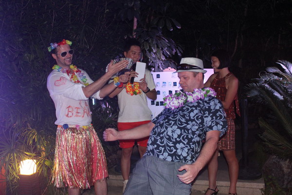 Hawaiian Pool Party held in Xiamen on Aug 30