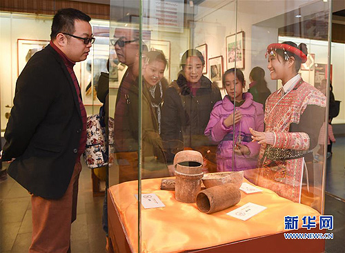 Ethnic culture show enriches Spring Festival