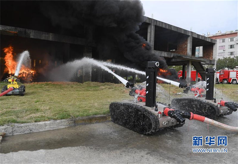 Fujian introduces firefighting robots