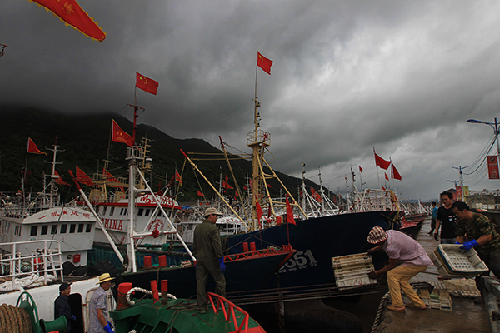 158,000 evacuated as typhoon approaches SE China