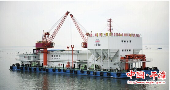 Construction of railroad bridge in full swing in Pingtan