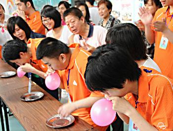 你我牵手、快乐特奥