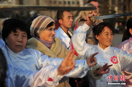 Ukrainians learn Kongtong's martial arts in Gansu