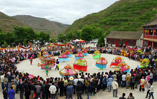 Wushan holds Buddhist blessing festival to promote tourism