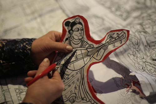A life devoted to Dunhuang paper cutting