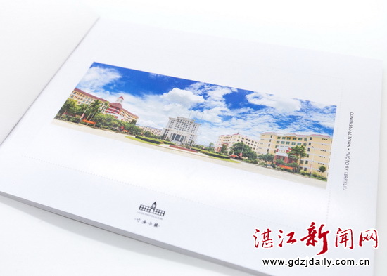Senior student makes postcard album