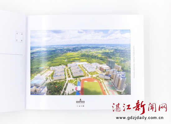 Senior student makes postcard album