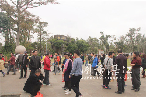 Huguangyan brings in record crowds during Spring Festival