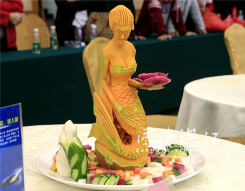 Amazing food carvings whet Zhanjiang's New Year's appetite