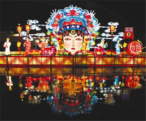 Large-scale lantern show draws focus in Zhanjiang