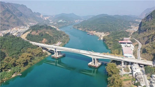 Progress made on construction of Hechi expressways
