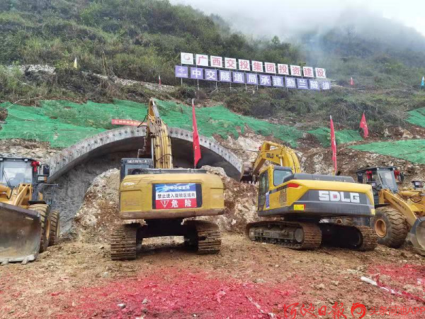 Progress made on construction of Hechi expressways